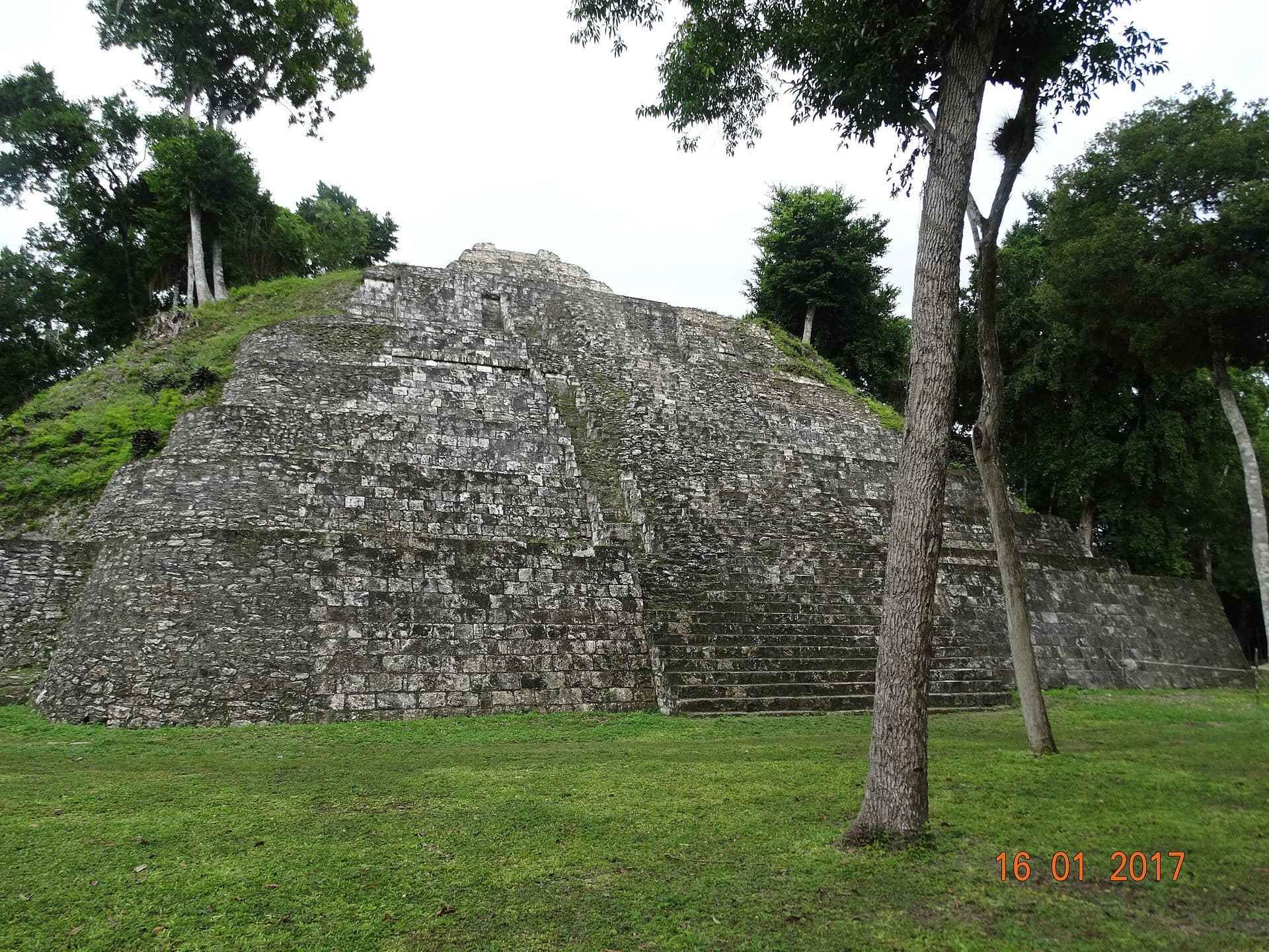 Yaxhá al Atardecer